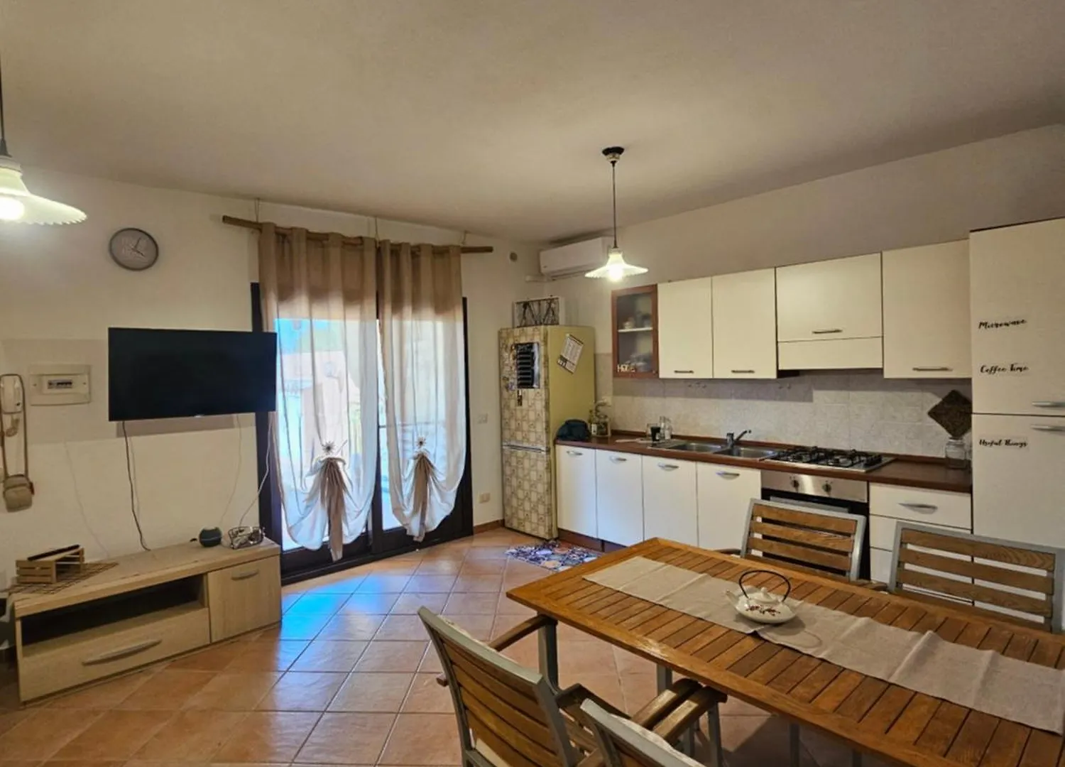 Home Amsicora 까브라스 아파트